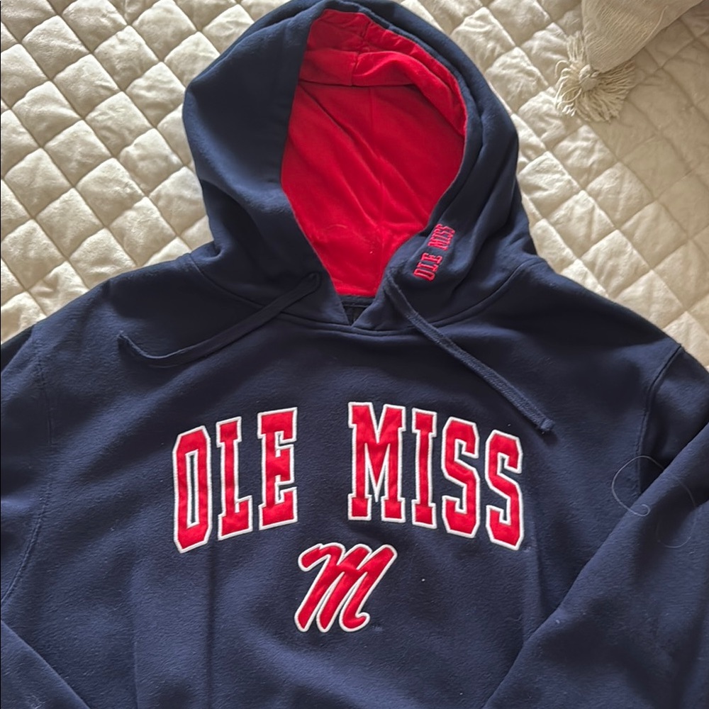Colosseum Navy and Red Ole Miss Hoodie XL
